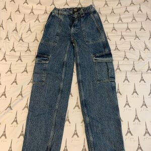 URBAN OUTFITTERS CARGO SKATER JEANS WITH WAIST STRETCH SIZE S / SIZE 24